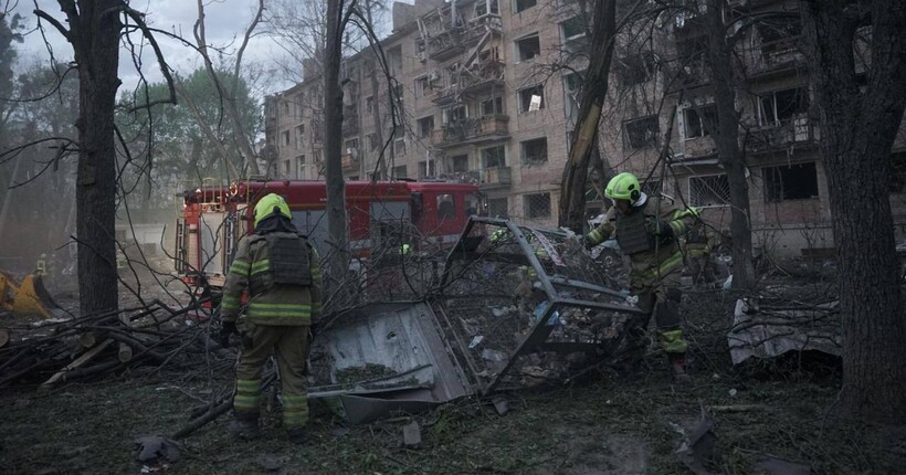 Росіяни обстріляли Київ балістикою, крилатими ракетами та дронами – КМВА