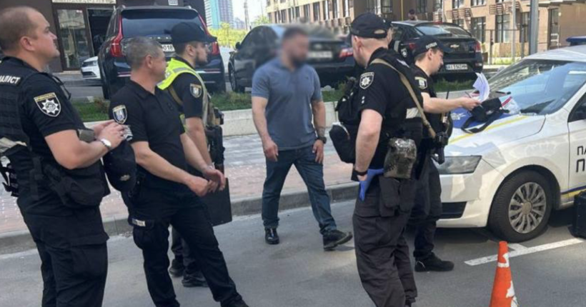 Поліція: У Києві сталася стрілянина на парковці (фото)