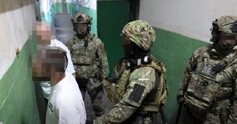 ДБР викрило факти катувань в Київському СІЗО: затримано 13 осіб, серед них - працівники ізолятора