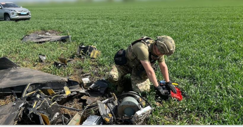 На Чернігівщині поліцейські знешкодили бойову частину збитого ворожого дрона