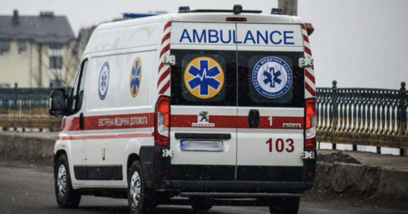 В Харківській області автомобіль підірвався на вибухівці, є постраждалі