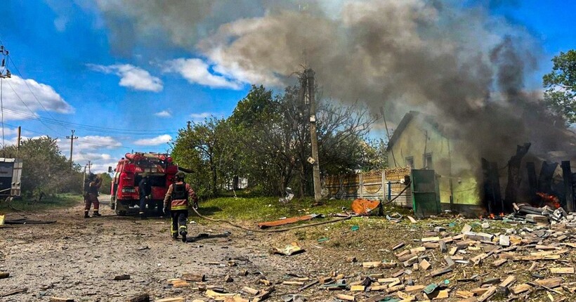 Окупанти атакували Харківщину: постраждало двоє людей, спалахнули пожежі 