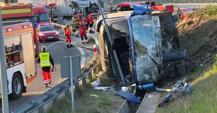 У Польщі перекинувся автобус з українцями: 17 постраждалих (фото)