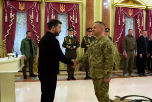 Зеленський привітав українських прикордонників із професійним святом та вручив їм державні нагороди