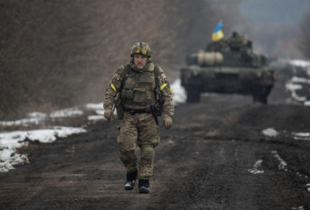 Українські військові приземлили ворожий гелікоптер Ка-52 та вдарили по позиціях ЗРК окупантів: зведення Генштабу ЗСУ