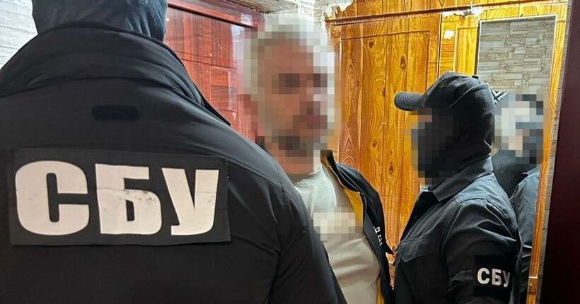 Сприяв прориву окупантів до адмінкордону Дніпропетровщини: чоловіка завербували через родичку з рф