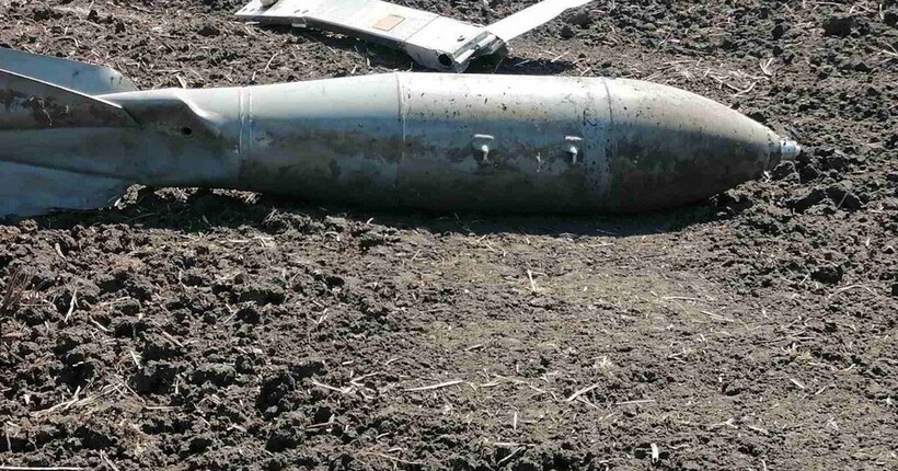 Росіяни скинули п'ять керованих авіабомб на Запоріжжі: під завалами залишаються люди