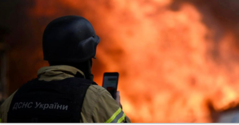 У Харкові зафіксовано пожежі в двох районах після атаки безпілотників