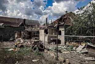 Армія рф завдала удару авіабомбами по передмістю Харкова: кількість постраждалих зросла