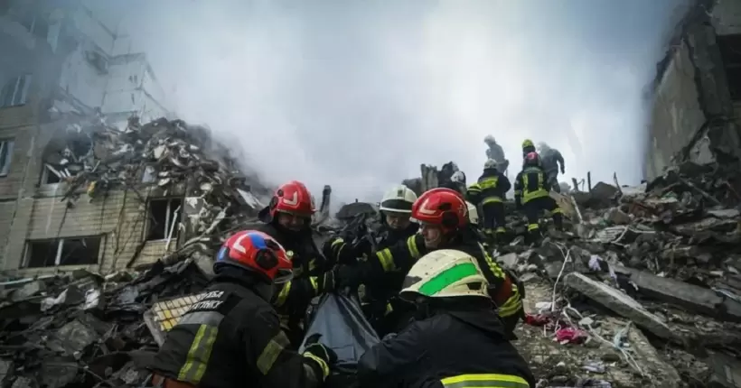 Батько сидів у крові: історії людей, які дивом вижили від удару по Дніпрі