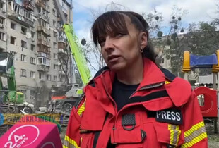 З будинку в Солом’янському районі врятували 26 людей, рятувальні роботи тривають – ДСНС