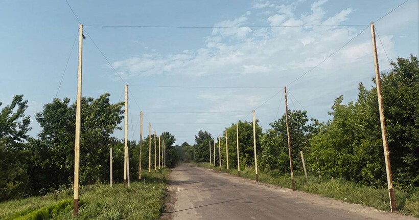 На Сумщині встановлюють антидронові сітки для захисту доріг у прикордонних районах