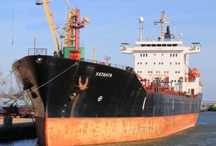 Данія "розріже на шматки" російський танкер, який майже 10 років стояв у Польщі