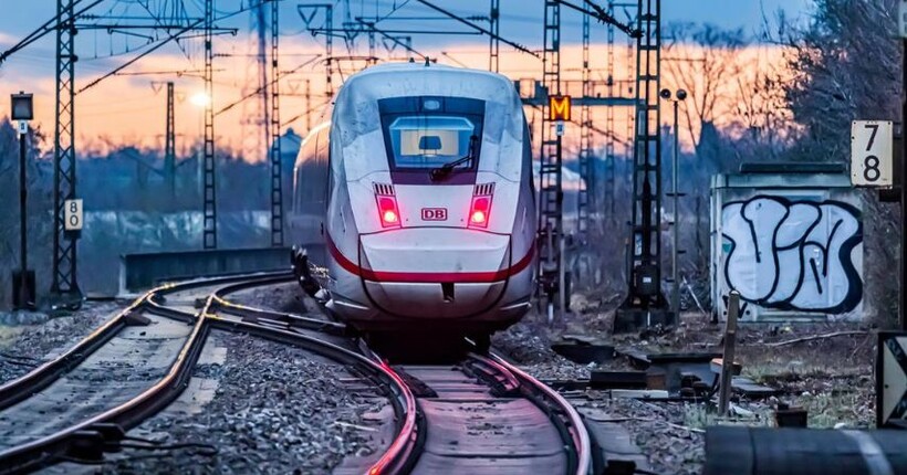 В Австрії 400 пасажирів поїзда Deutsche Bahn застрягли в тунелі: яка причина