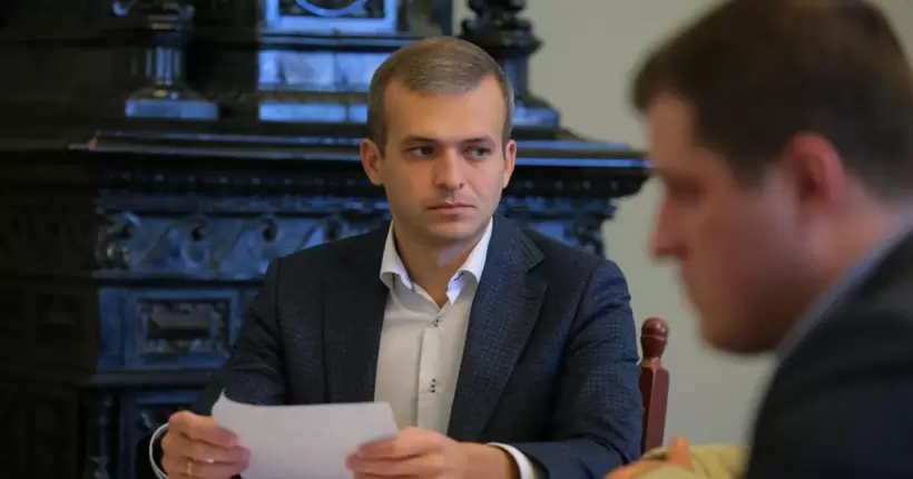 Розкрадання бюджетних коштів: НАБУ затримало очільника Мінрозвитку