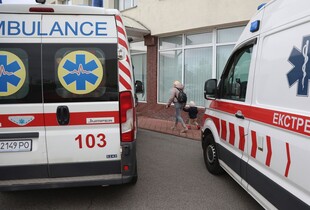 Росіяни обстріляли центр Херсона: поранено трьох медиків, серед них двоє жінок