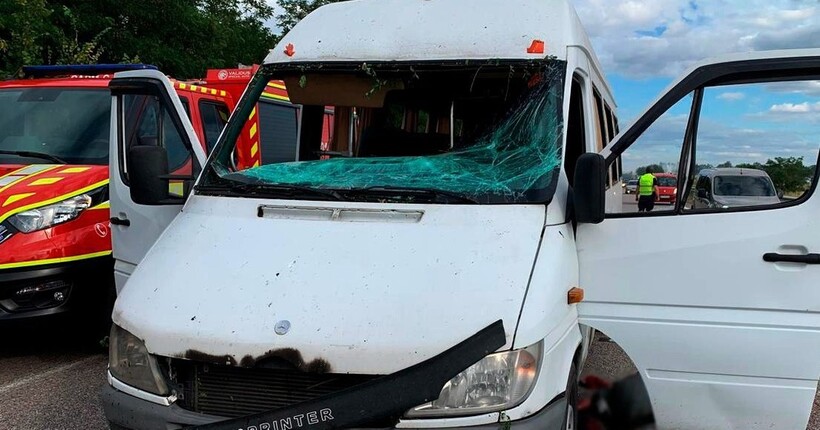 У ДСНС прокоментували ворожий удар по Дніпропетровщині та показали кадри наслідків (фото)