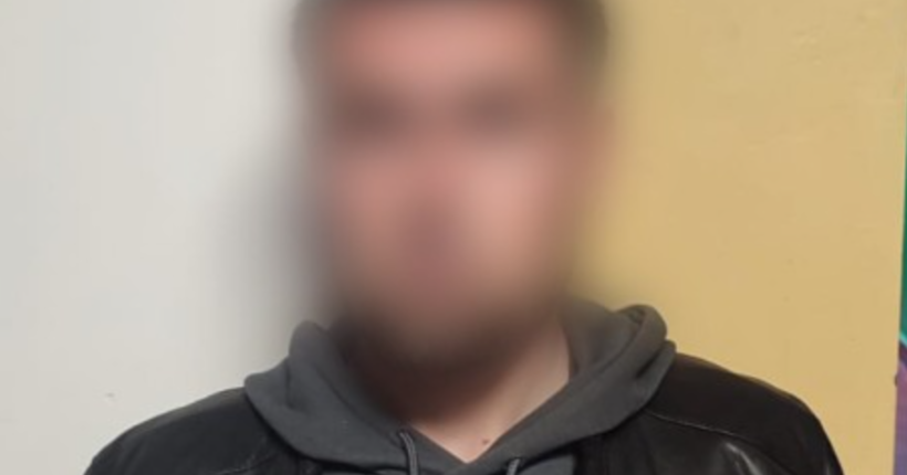 У Києві чоловік ошукав та залякав вдову військового, виманивши пів мільйона гривень
