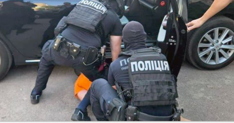 На Харківщині затримали банду, яка напала на матір військового ЗСУ