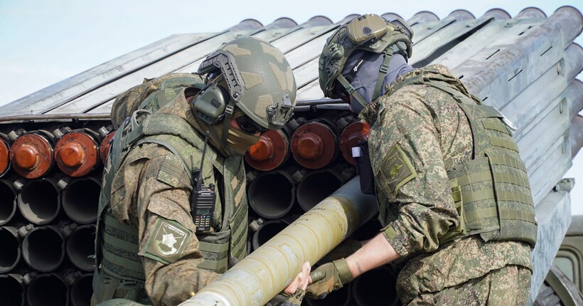 Російські окупанти обстріляли з РСЗВ Слатине на Харківщині: пошкоджені будинки та газогін