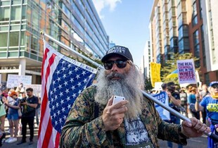 Протести у США в День праці: люди критикували Трампа і вимагали підвищення мінімалки
