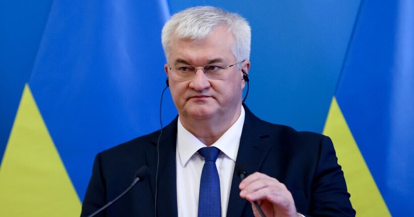 Голова МЗС України назвав сім країн, які готові стати майданчиком для зустрічі Зеленського і Путіна