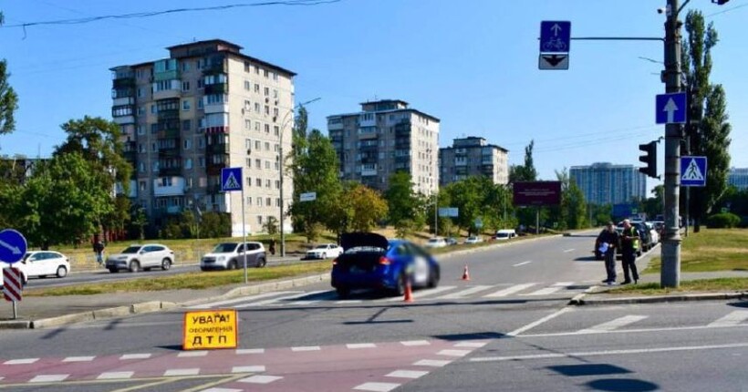 Таксист збив 89-річну киянку на переході у день її народження