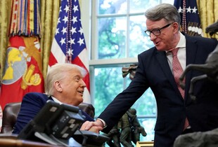 Британський посол у США Пітер Мандельсон шкодує через стосунки з Джеффрі Епштейном