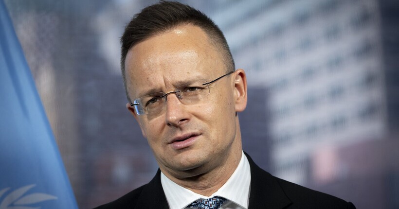 Сіярто звинуватив Україну у погіршенні відносин з Угорщиною: 