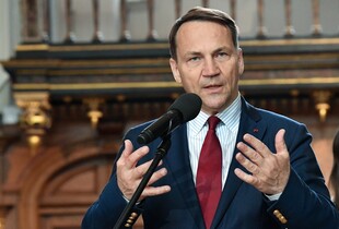 Сікорський заявив, що Трампу час усвідомити справжні наміри Путіна