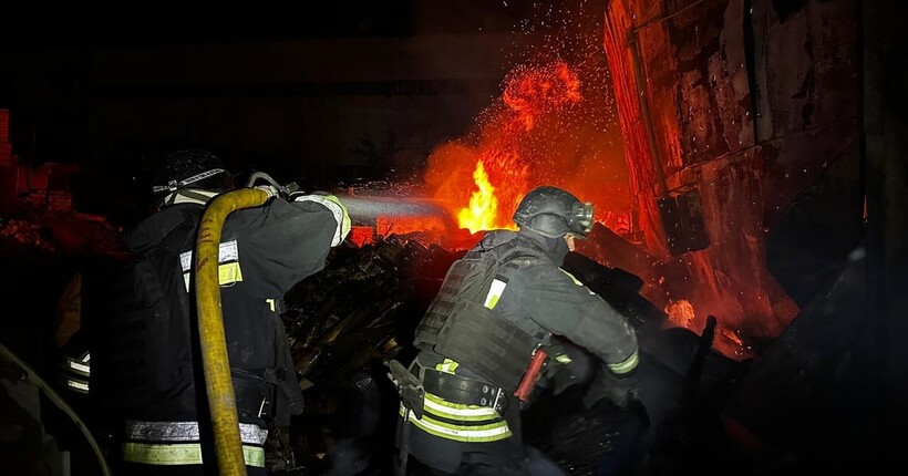 В ОВА розповіли, що ліквідація наслідків атаки по Запоріжжю триває: скільки людей постраждало