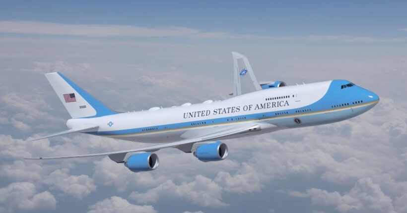 Літак з Трампом на борту ледь розминувся з пасажирським бортом Airbus