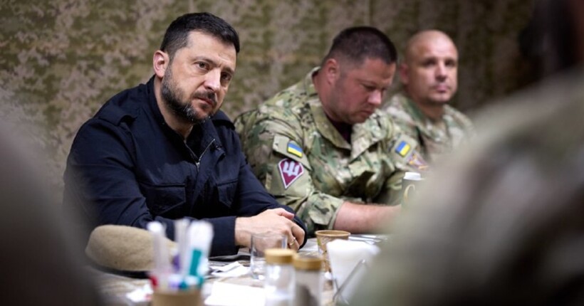 Зеленський відвідав пункт управління Десантно-штурмових військ ЗСУ на Донеччині