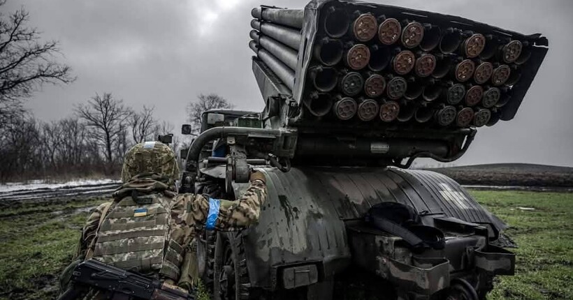 Ворог намагається обходити Сіверськ, в лобові штурми не йде - 11 АК