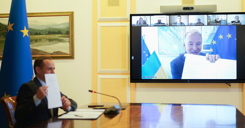 Україна та ЄС продовжили “транспортний безвіз”: на який термін