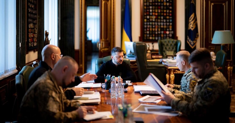 Зеленський провів військову нараду: ситуація на прикордонні та збиття російського Су-34