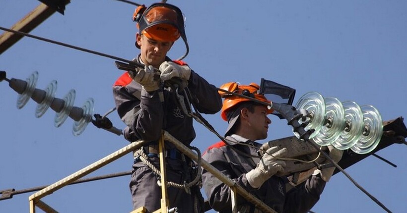 Масована атака на Україну: у Києві енергетики повернули світло 2 000 родинам