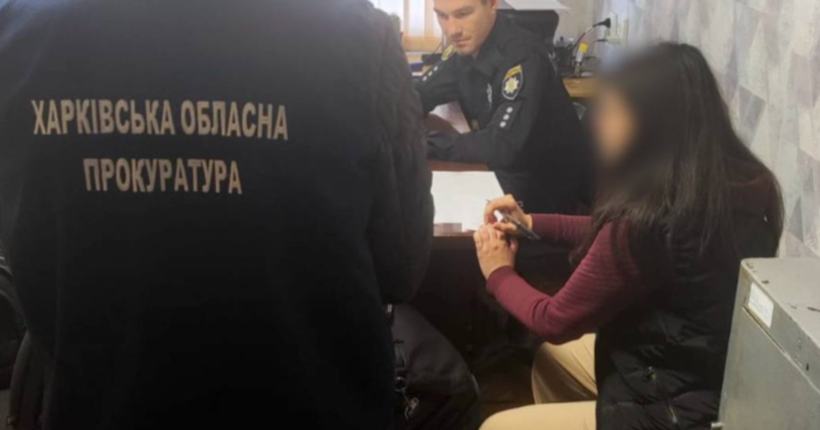 Службовицю харківського комунального підприємства підозрюють у недбалості через переплату за генератори