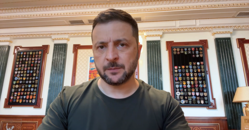 Зеленський повідомив про критичну ситуацію на ЗАЕС та загиблу родину у Дніпрі: головне зі звернення президента