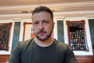 Зеленський повідомив про критичну ситуацію на ЗАЕС та загиблу родину у Дніпрі: головне зі звернення президента