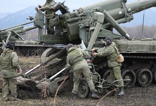 Росіяни з артилерії обстріляли Херсон: поранено 56-річну жінку