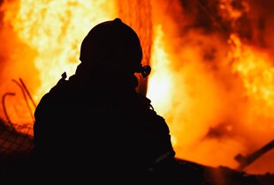 В ДСНС показали наслідки ворожої атаки по Харкову вночі (фото)