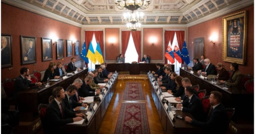 Україна та Словаччина підписали угоди про технічне співробітництво та трудову міграцію