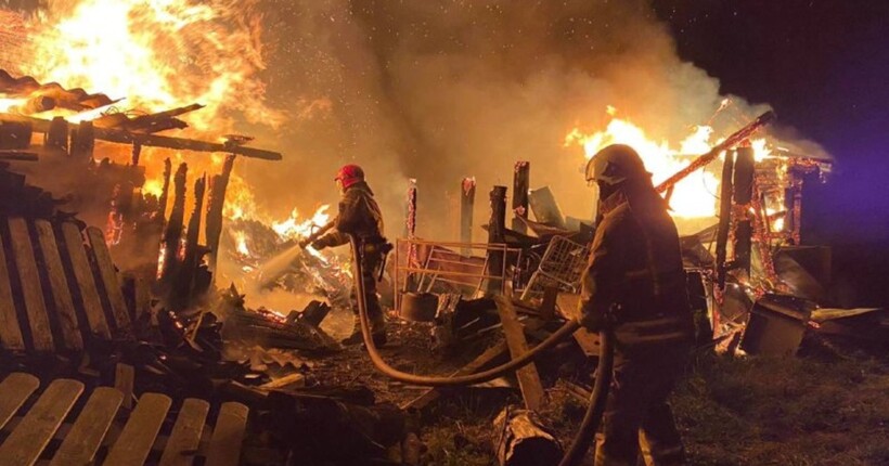 На Житомирщині сталась пожежа внаслідок якої загинули люди: у ДСНС назвали попередню причину загоряння