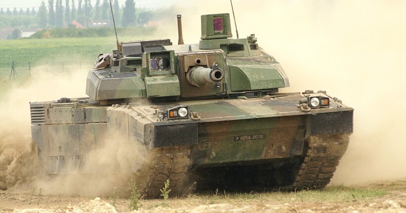 У Франції дрон помітили над колоною танків Leclerc - відкрито розслідування