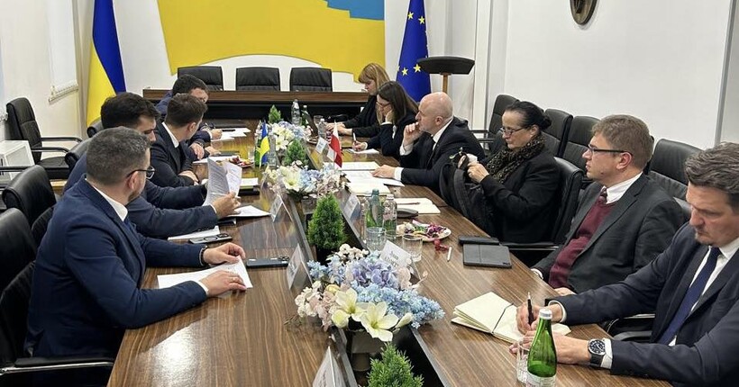 Україна і Польща провели чергову зустріч щодо ексгумацій