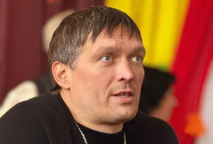 Усик відмовився від титулу WBO та втратив звання абсолютного чемпіона
