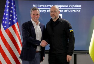 Шмигаль зустрівся з міністром Сухопутних військ США: про що поговорили