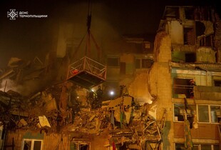 Удар по Тернополю: з-під завалів будинку дістали тіло жінки (фото)