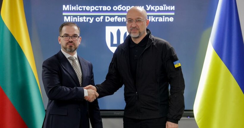 Шмигаль провів переговори з міністром оборони Литви у Києві